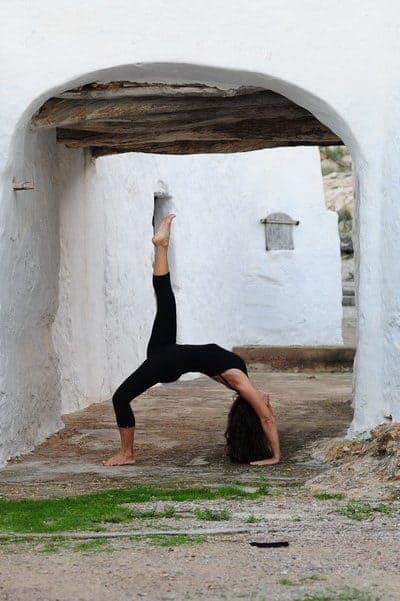 Opale-in-eka-pada-urdhva-dhanurasan-Ashtanga-Yoga-Ibiza-400x601