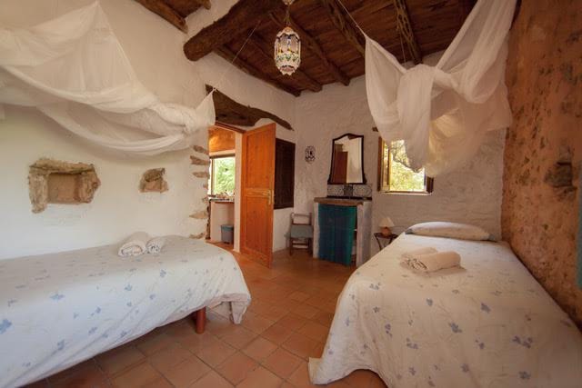 casaiaromatiques-copier Room-2-2p-Can-Arts-Opale-Yoga-retreat-Ibiza
